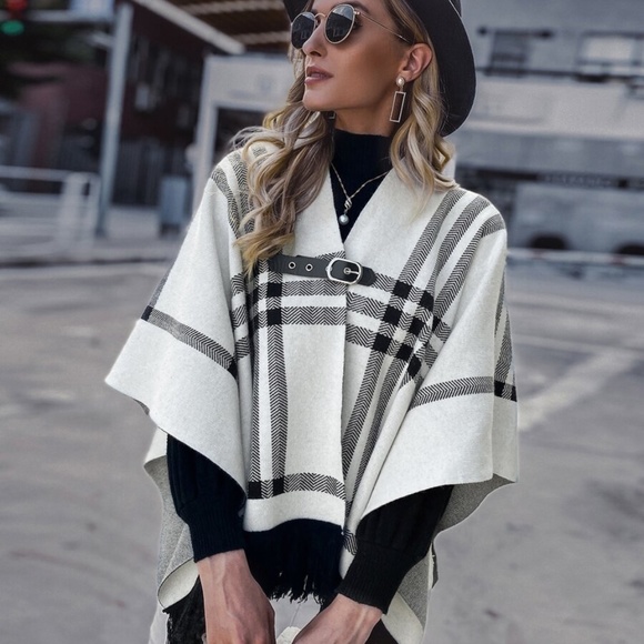 Classic plaid buckle closure tassel hem poncho cardigan - Picture 6 of 6